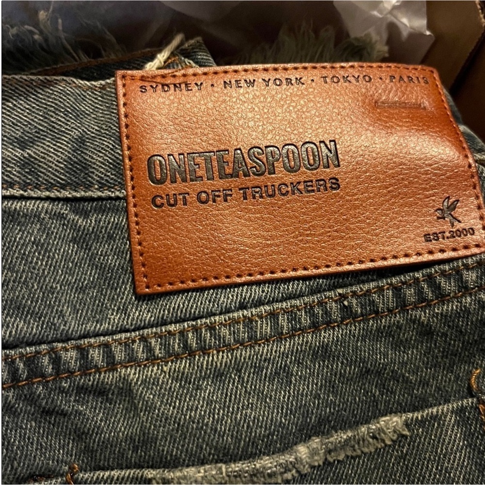NWT One Teaspoon Cut Off Truckers distressed denim jean shorts dark gray/black - Picture 5 of 6